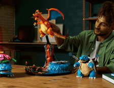 Set LEGO Pokémon Eevee em exposição ao ar livre