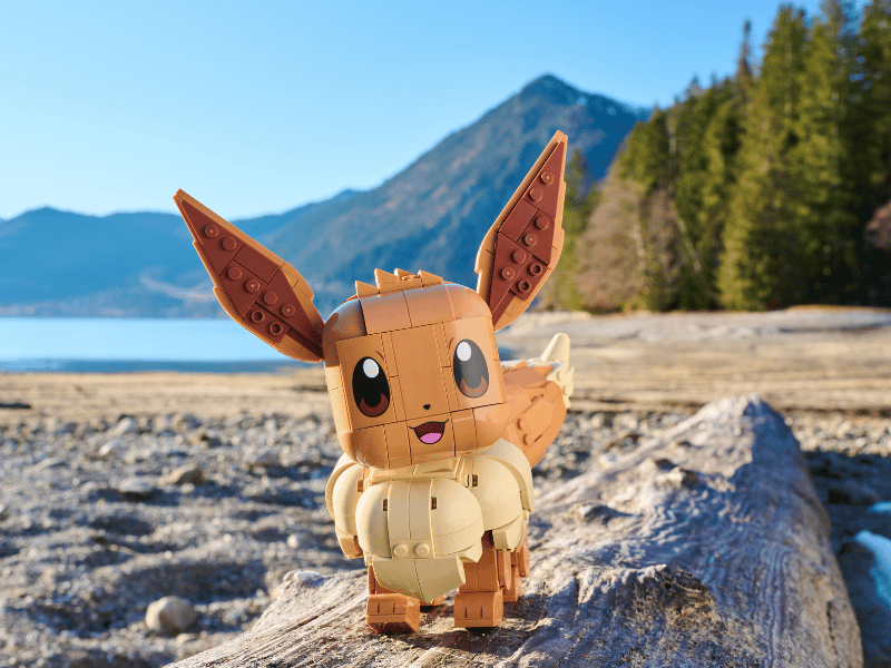 Sets LEGO Pokémon Charizard, Venusaur e Blastoise em exposição